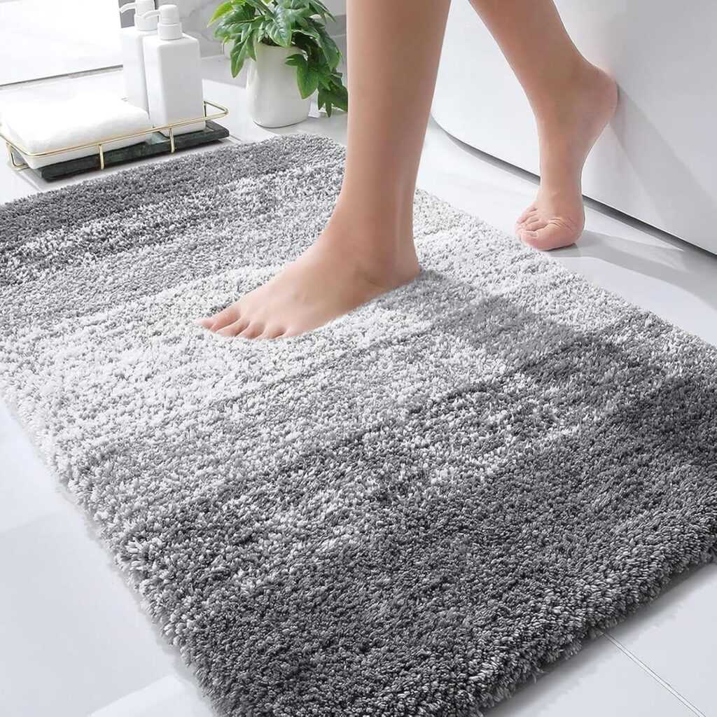 Choose the Right Gray Bath Mat—Because Wet Floors Are Gross